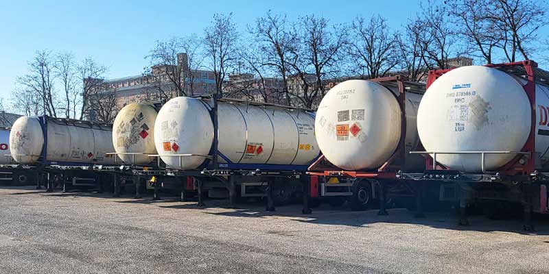 Orelli tank container su semirimorchio